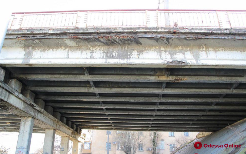 Под Ивановским мостом могут ограничить движение транспорта