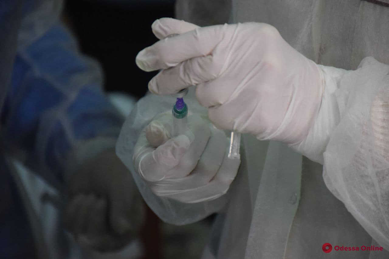 В Одесской области уже более 200 человек получили бустерную дозу вакцины от коронавируса