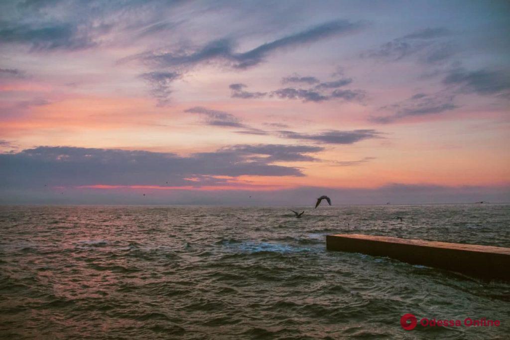 Весенний рассвет на одесском побережье (фоторепортаж)