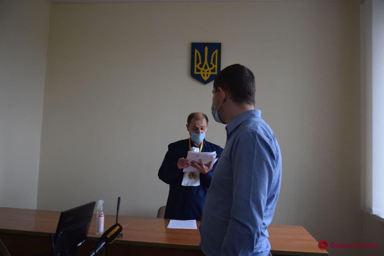 Суд отправил под домашний арест мужчину, который в Одессе избил ветерана АТО