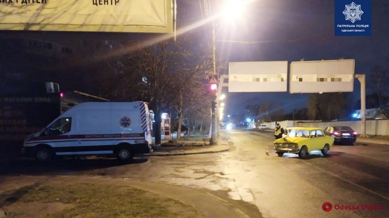 На Люстдорфской дороге пьяный лихач на «Москвиче» врезался в автомобиль скорой помощи