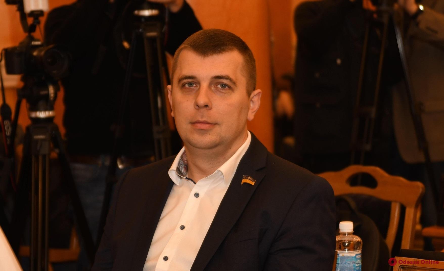 Новоиспеченный депутат горсовета оказался в центре скандала Новоиспеченный депутат горсовета оказался в центре скандала