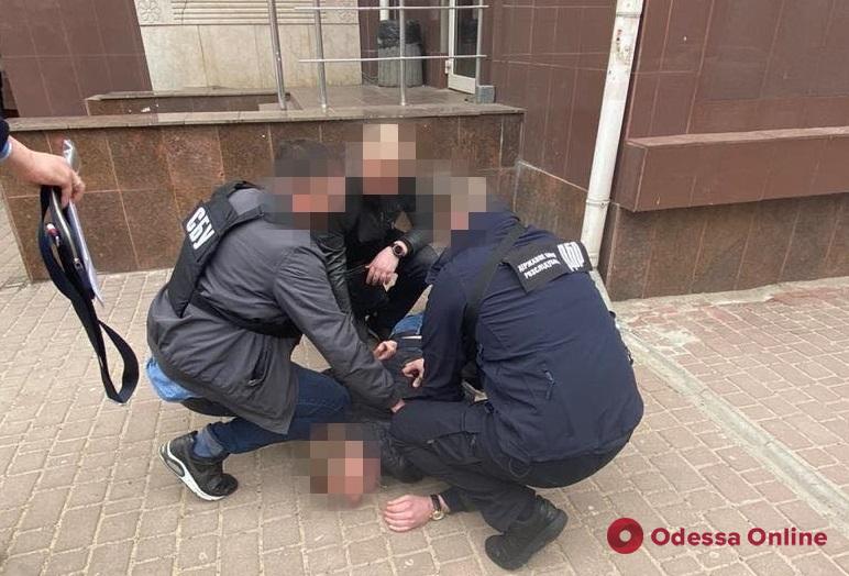 В Одесской области СБУ поймала фискальщика-взяточника