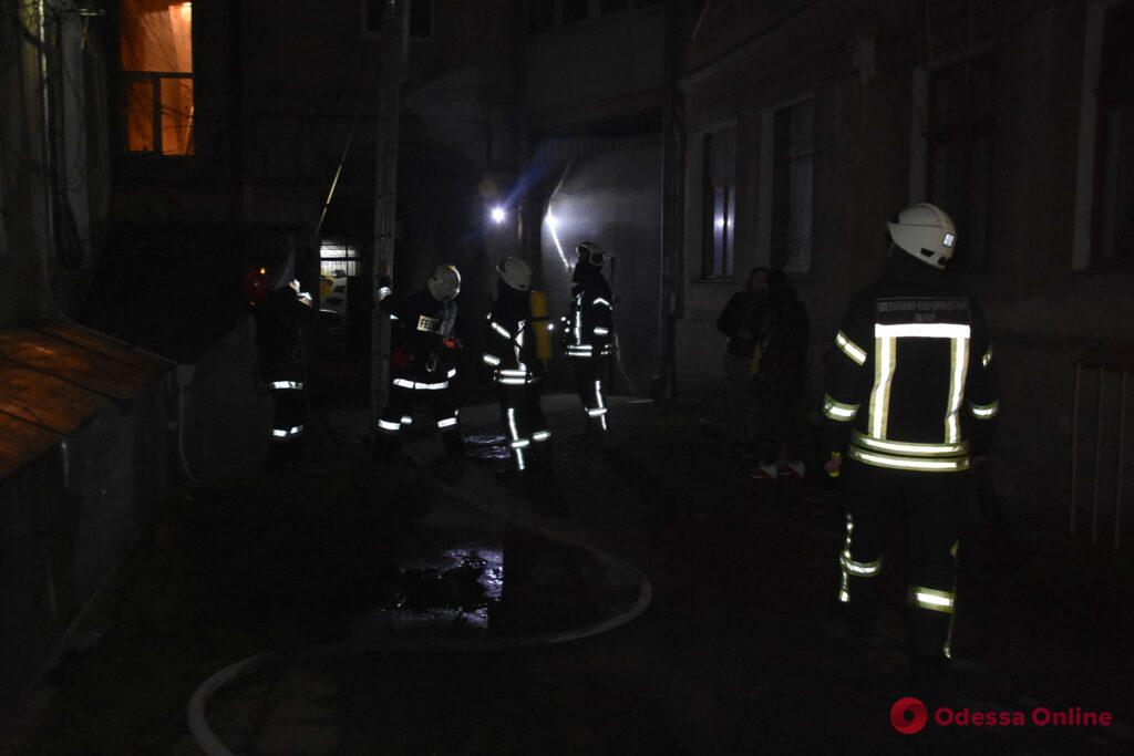 В центре Одессы горела парадная жилого дома (фото)