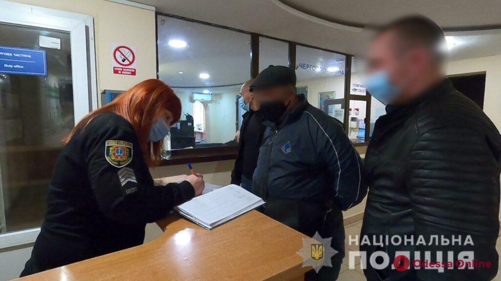 Переделывал и продавал: в Одессе задержали торговца оружием