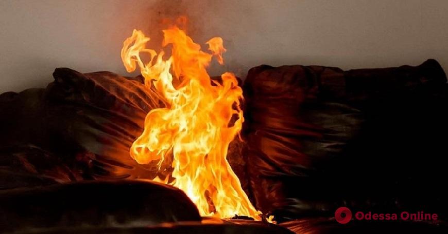 Пьяный житель Одесской области пытался сжечь дом сожительницы за отказ дать ему денег на сигареты