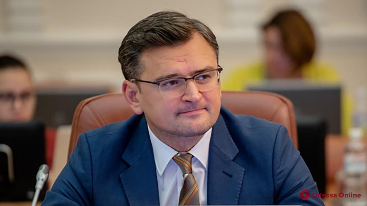 Глава МИД Украины: полноценные международные поездки будут возобновлены только после завершения вакцинации
