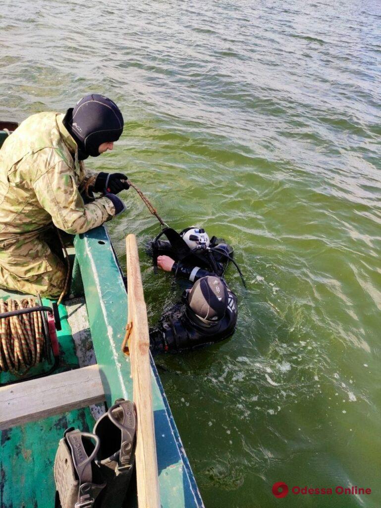 Одесская область: в Кучурганском лимане водолазы-пограничники искали спиртопроводы контрабандистов