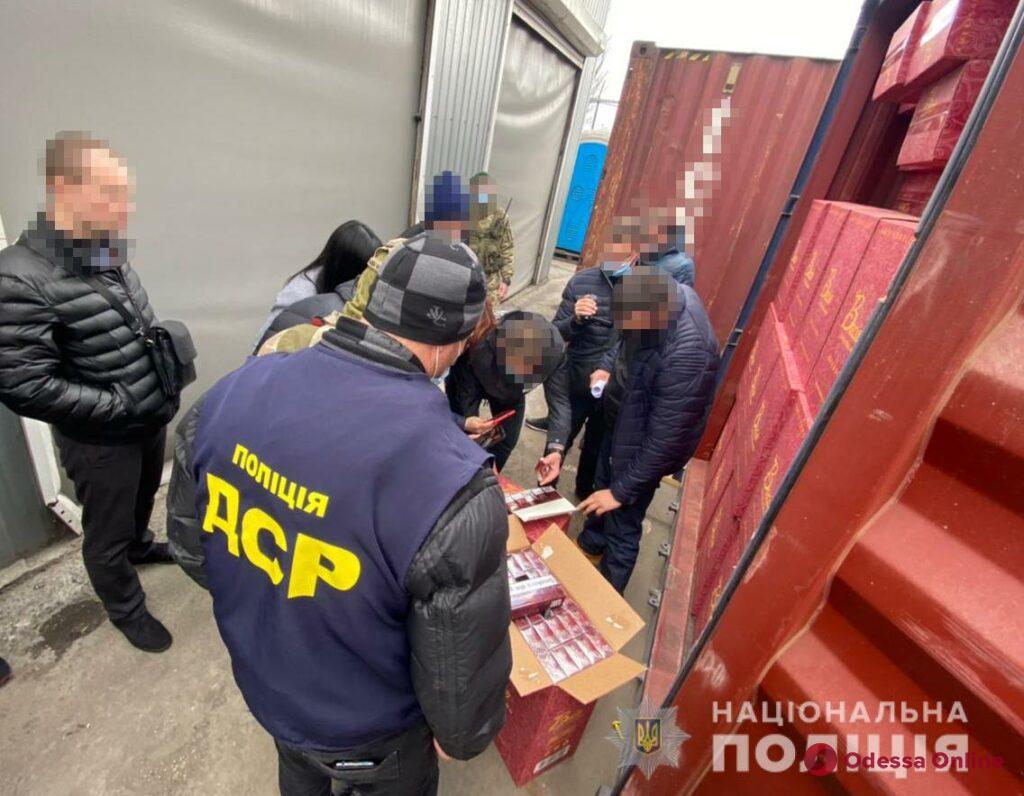 Полиция разоблачила масштабную схему ввоза контрабандных сигарет через Одесский порт