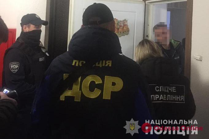 В Одессе полиция проводит масштабные обыски у представителей криминального мира