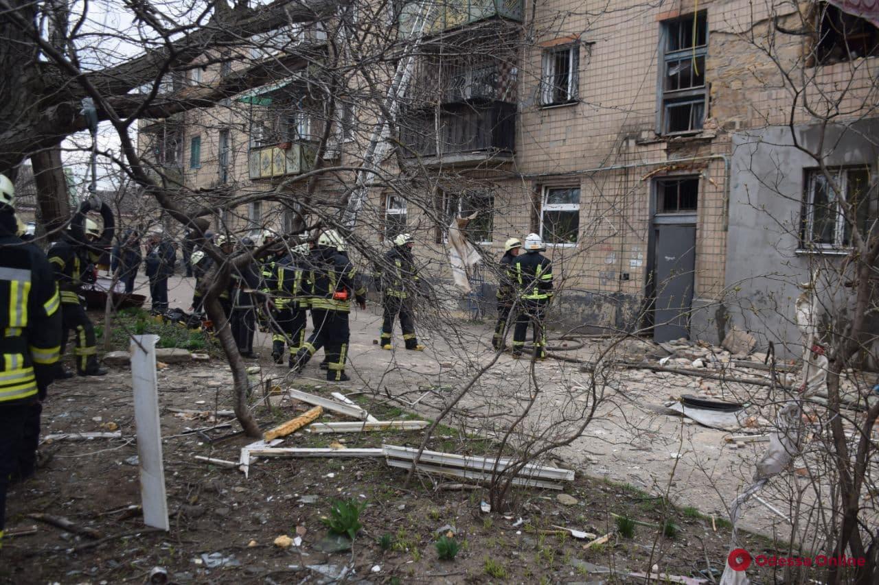 Взрыв в трехэтажке на Слободке: жильцов дома отселят