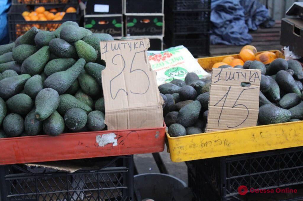 Шампиньоны, кабачок и авокадо: воскресные цены на одесском «Привозе»