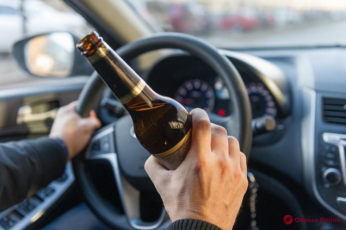 Одесские патрульные на выходных поймали 40 пьяных водителей