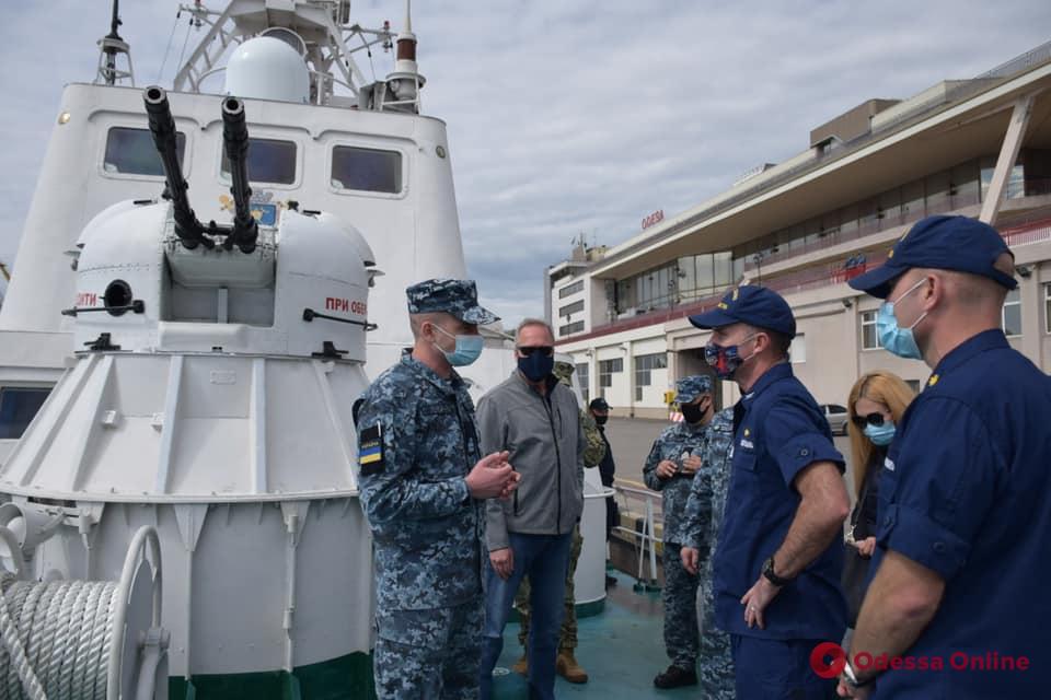 Корабль Береговой охраны США Hamilton покинул акваторию Одесского порта