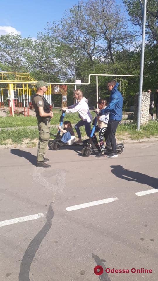 В Одессе в результате падения с электросамокатов пострадали два человека