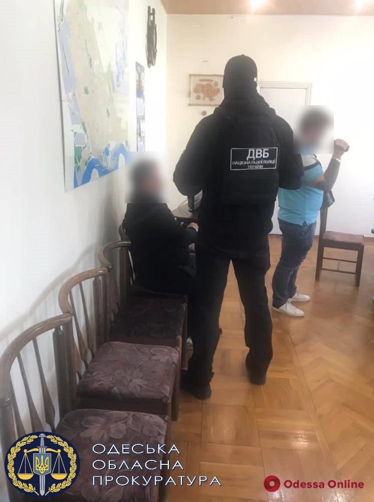 Пойманный с «травкой» житель Одесской области пытался откупиться от полиции