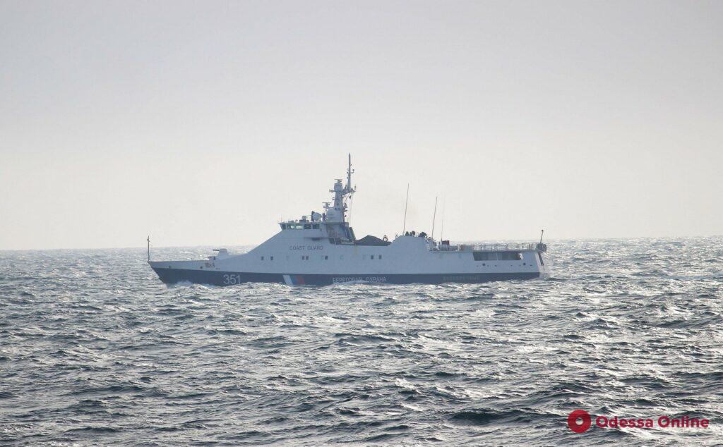 В ста морских милях от Одессы корабли РФ устроили провокацию во время украино-американских маневров