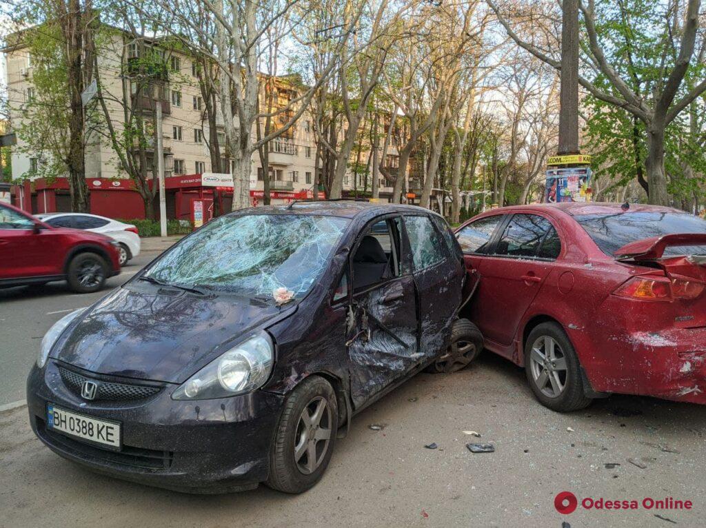 Пропускал пешехода-нарушителя: на Шевченко произошло ДТП, есть пострадавшие (видео аварии)