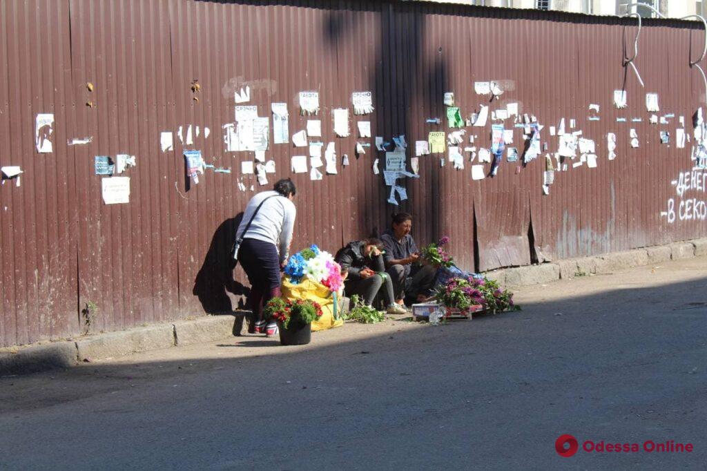 В Одессе продолжается ремонт прилегающих к «Привозу» улиц (фоторепортаж)