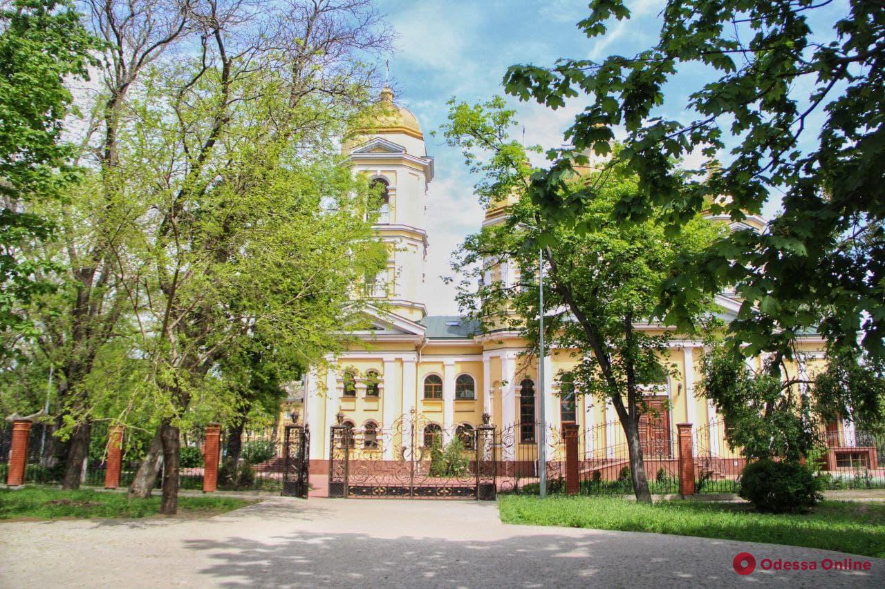 Благоустройство Алексеевского сквера на Молдаванке близится к завершению (фото)