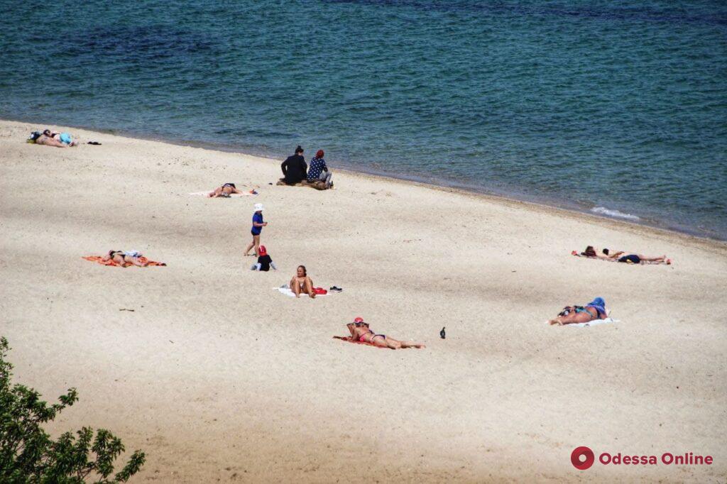 Майские пляжи в Одессе (фоторепортаж)