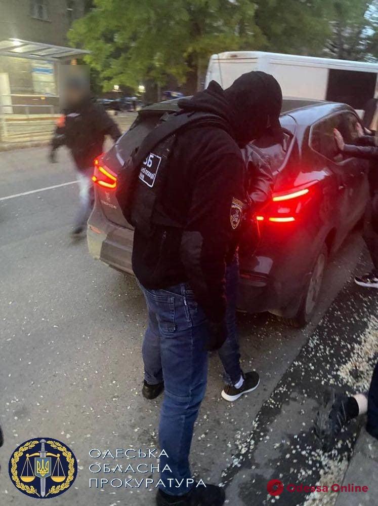 В Одессе двое полицейских охраны и их бывший коллега занимались сутенерством