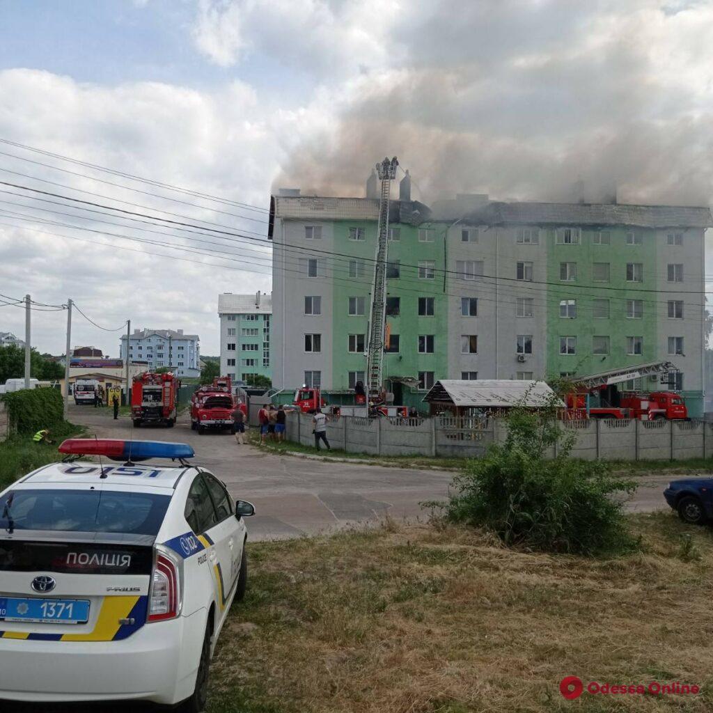 Под Киевом в результате взрыва в пятиэтажном доме один человек погиб и восемь пострадали (фото, видео)