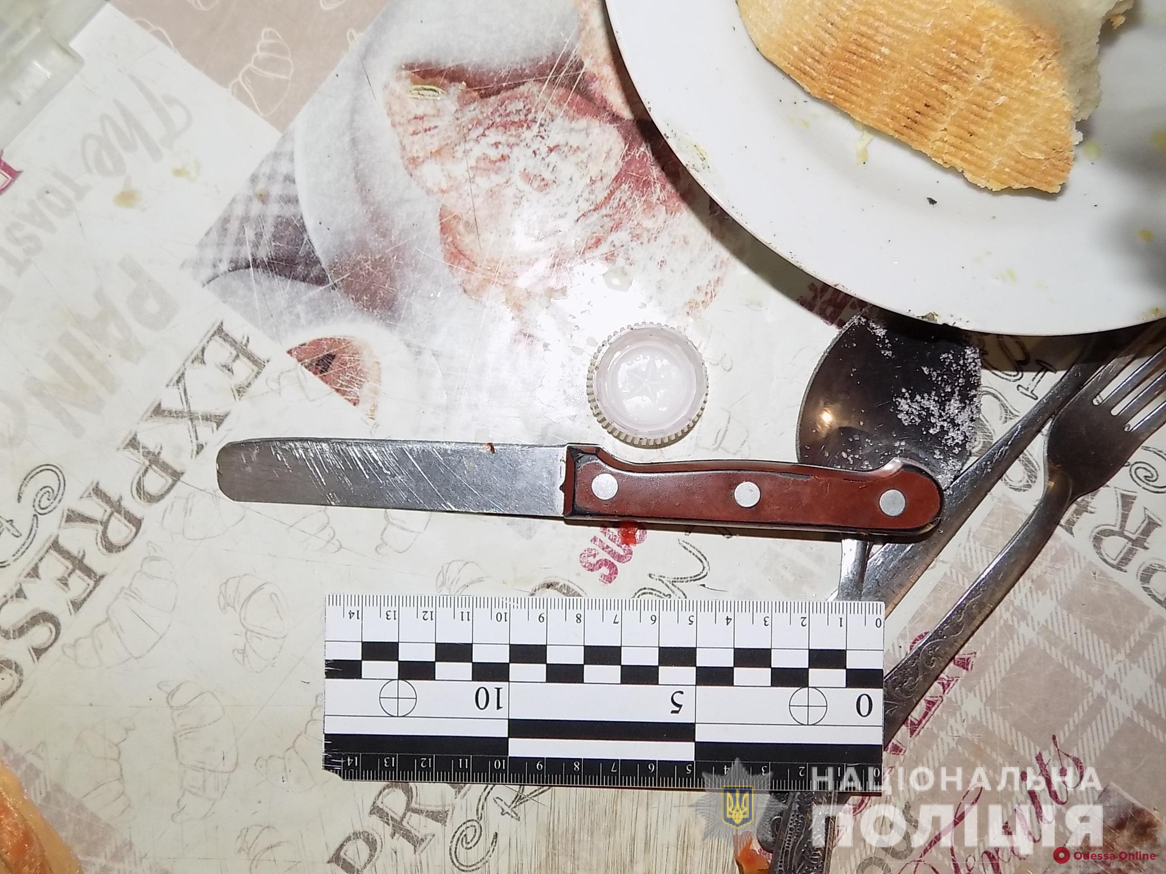Едва не убил пасынка из-за сигарет: в Белгород-Днестровском районе задержали 60-летнего мужчину