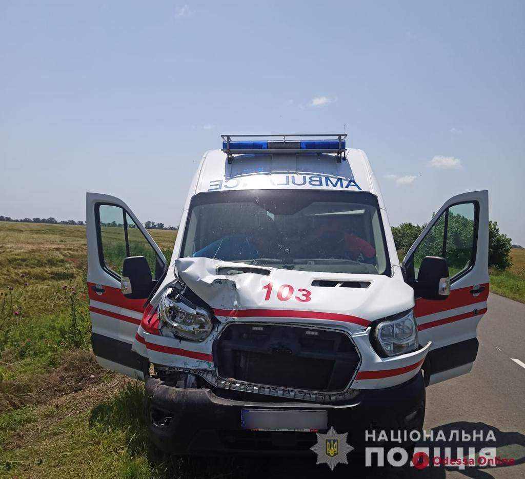 Одесская область: в ДТП со «скорой» и машиной отряда морской охраны пострадали водитель, медсестра и четырехмесячный мальчик