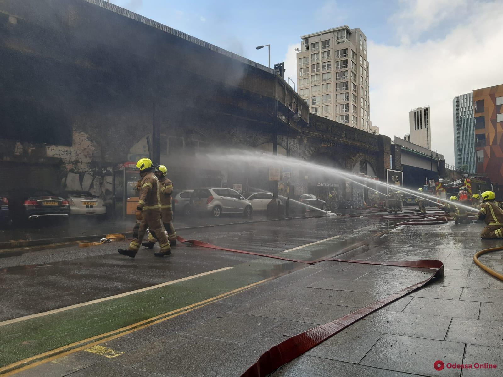 В Лондоне возле станции метро прогремел мощный взрыв (видео)