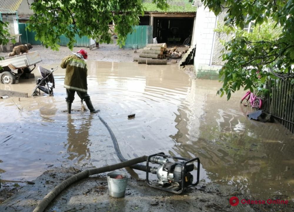 На севере Одесской области спасатели откачивали воду после затяжного дождя