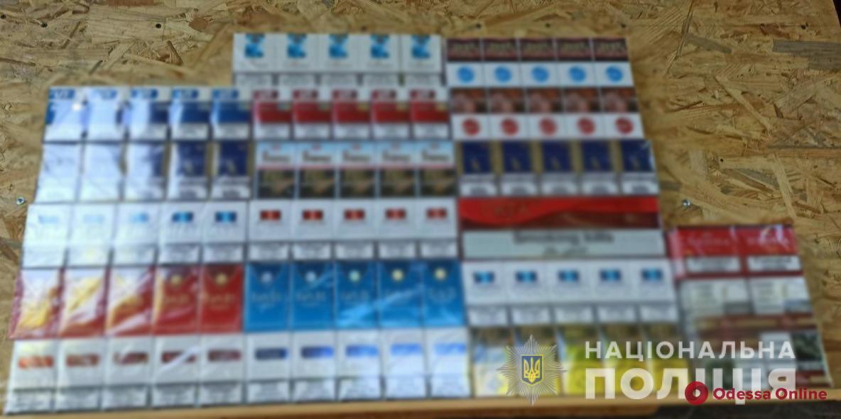 Контрабанда в розницу: на одесском рынке торговали нелегальными сигаретами