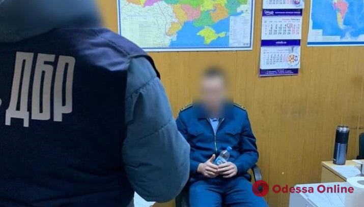 В Одессе будут судить таможенника-взяточника
