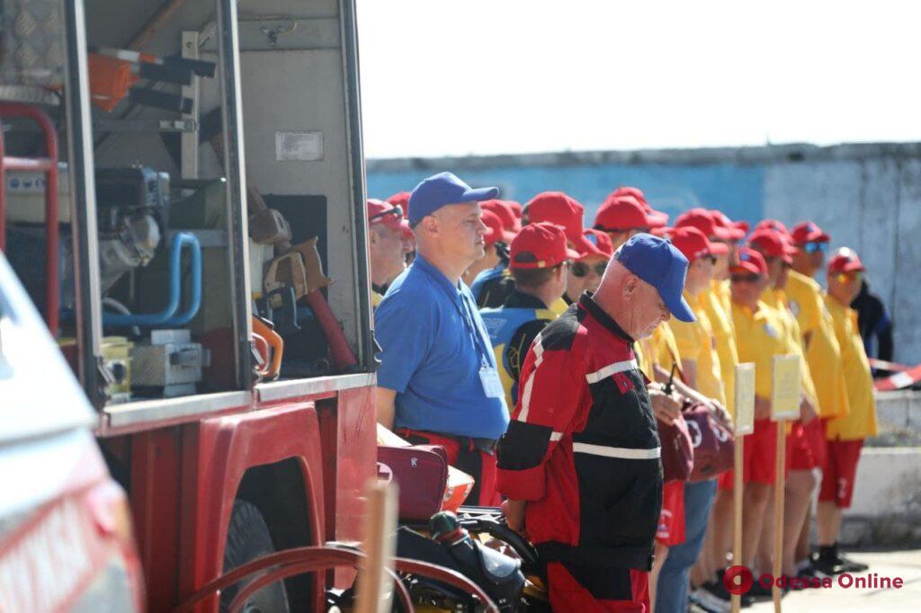 На Ланжероне провели учения спасатели-водолазы (фото)