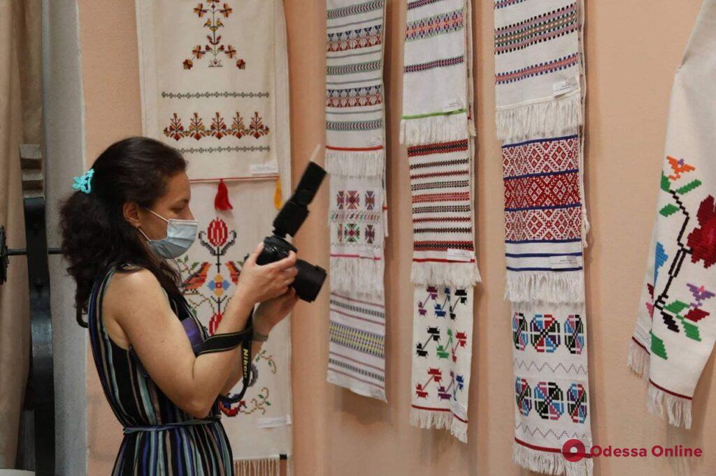 В Одесском краеведческом музее открылась выставка рушников (фото)