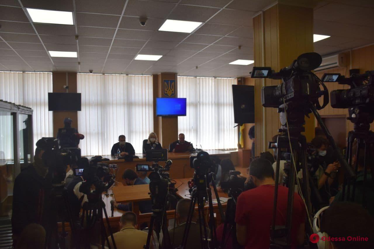 Смягчившие приговор Стерненко судьи подали в отставку