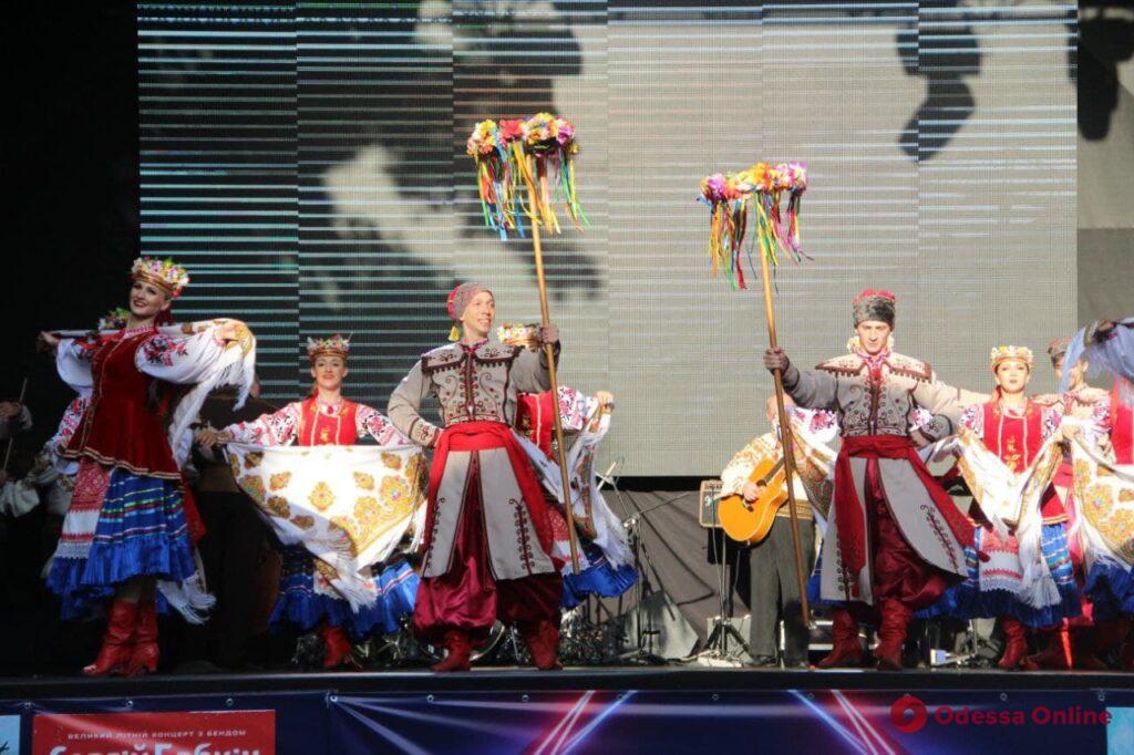 «Полмира в одном фестивале»: в Летнем театре стартовал Odesa June Folk Fest (фоторепортаж)