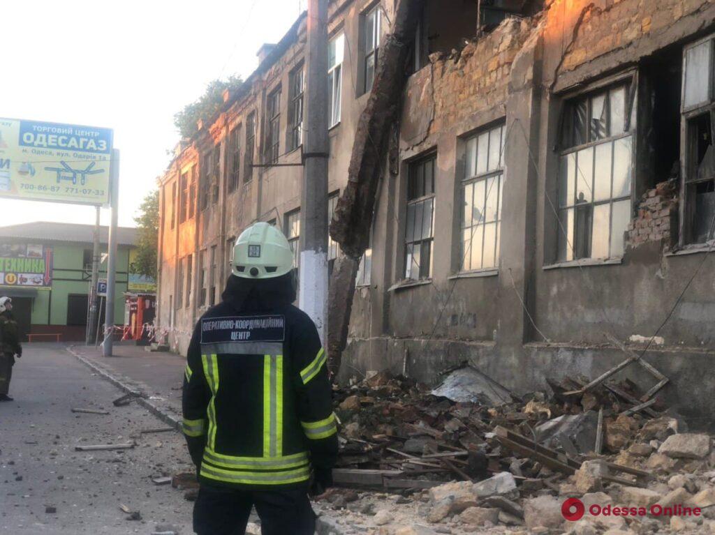 В Одессе на Косвенной обвалилось здание мастерских