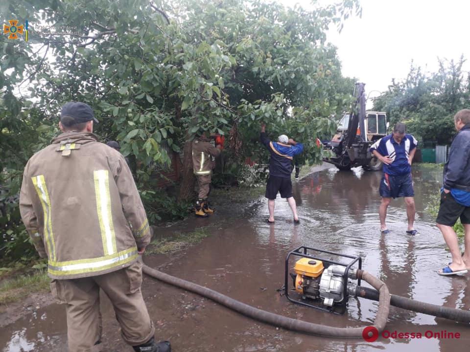 В Одесской области спасатели продолжают ликвидировать последствия вчерашнего ливня