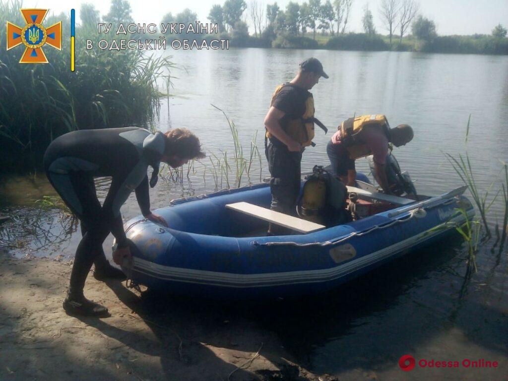 Выпал из лодки: на Днестре в Одесской области ищут пропавшего рыбака