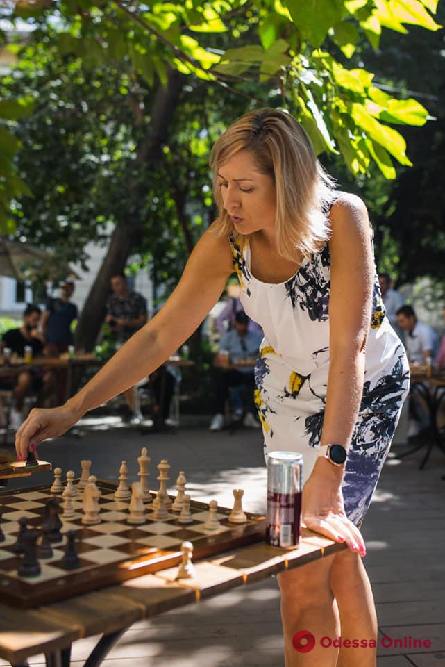 Титулованная одесская шахматистка проведет сеанс одновременной игры в Горсаду