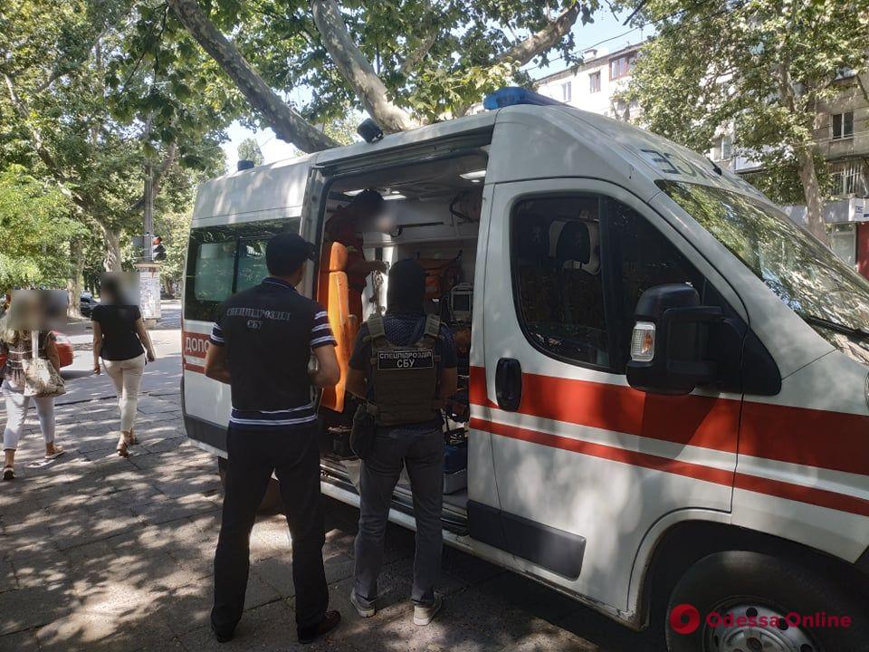 С ГБР, СБУ и «скорой»: в Одессе на взятке задержали сотрудника Госэкоинспекции (фото)