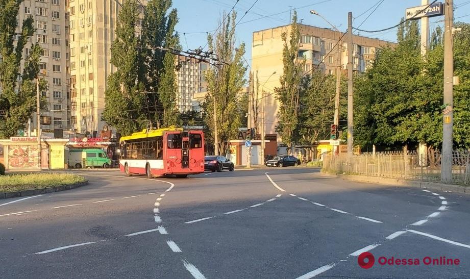В Одессе на площади Независимости появилось «турбокольцо»