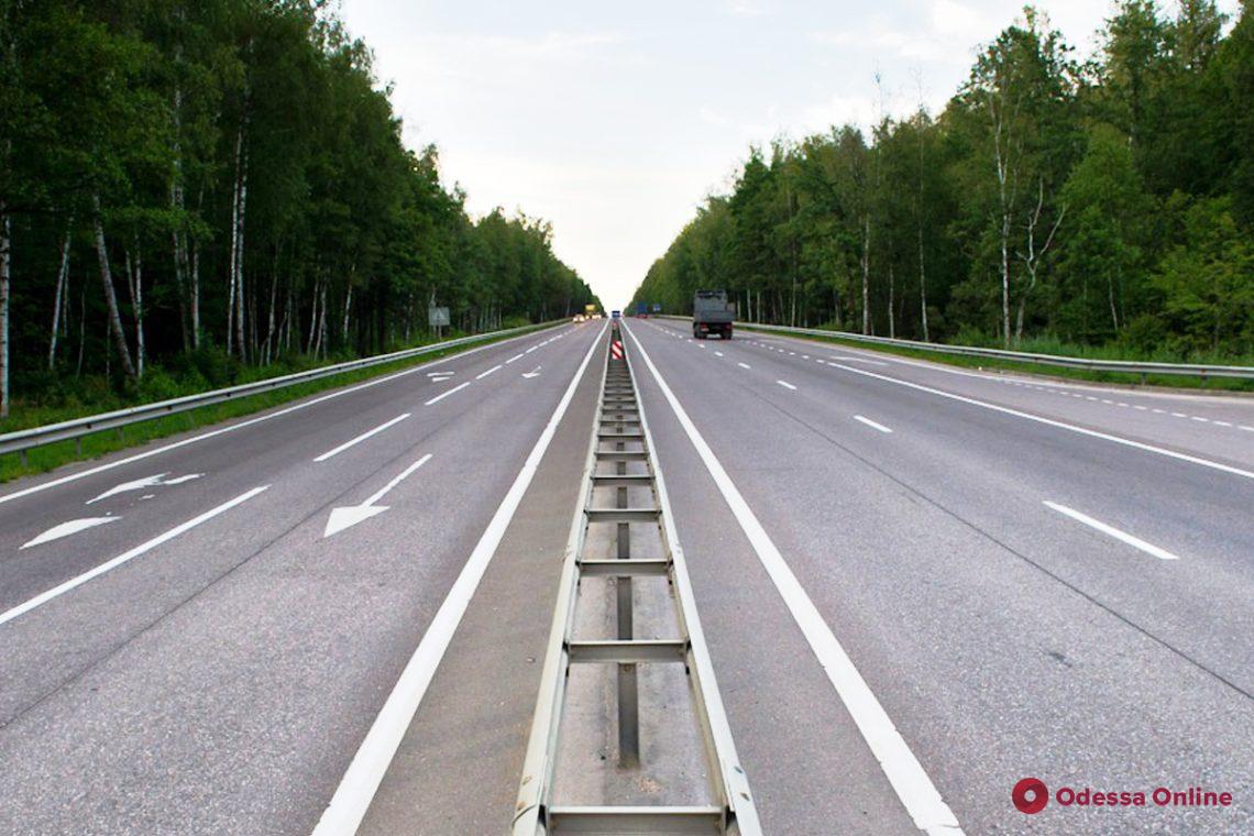 Проезд по платным автобанам в Украине будет стоить максимум 0,133 евро за километр
