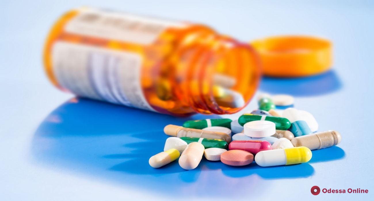 Верховная Рада запретила продавать лекарства детям
