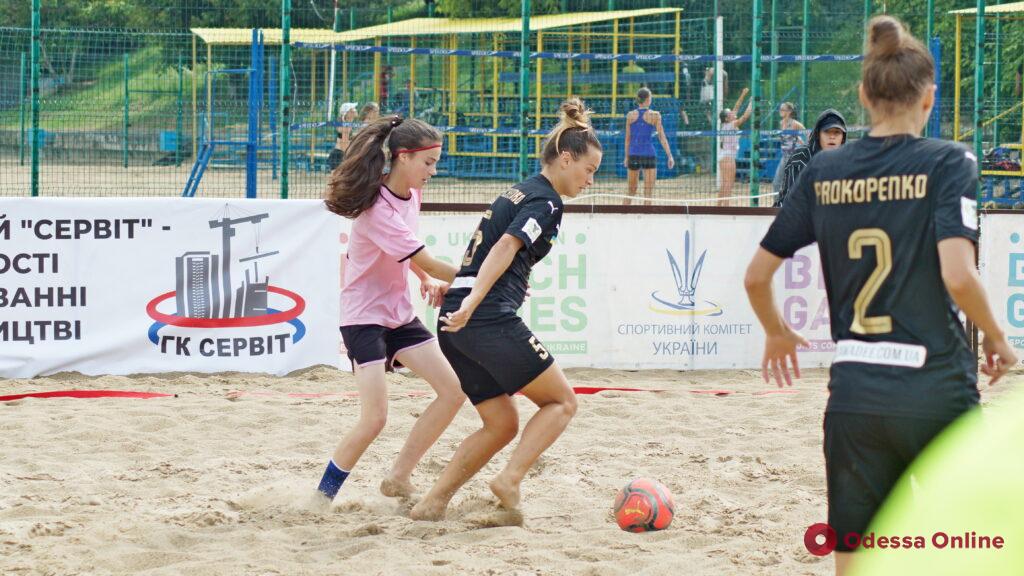 В Черноморске состоялся чемпионат Украины по пляжному футболу среди женских команд (фото, видео)