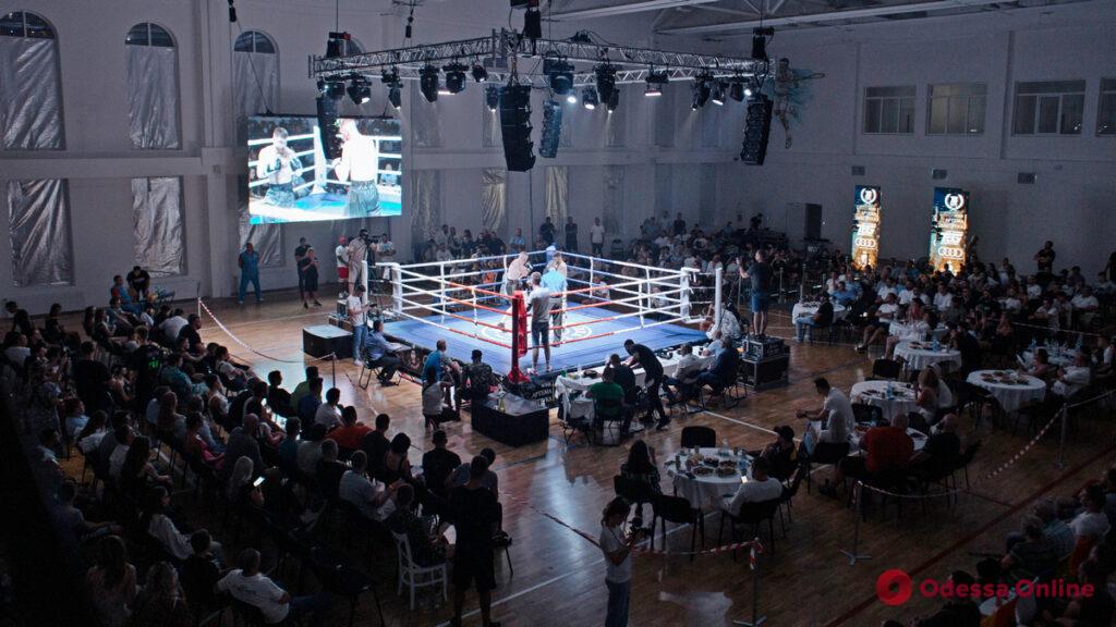 Вечер профессионального бокса в Одессе: хозяева ринга выиграли десять боев из десяти