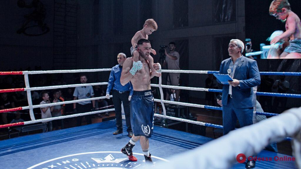 Вечер профессионального бокса в Одессе: хозяева ринга выиграли десять боев из десяти