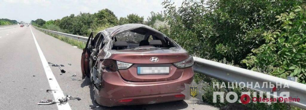 На трассе Киев—Одесса автомобиль Hyundai врезался в отбойник – водитель погибла
