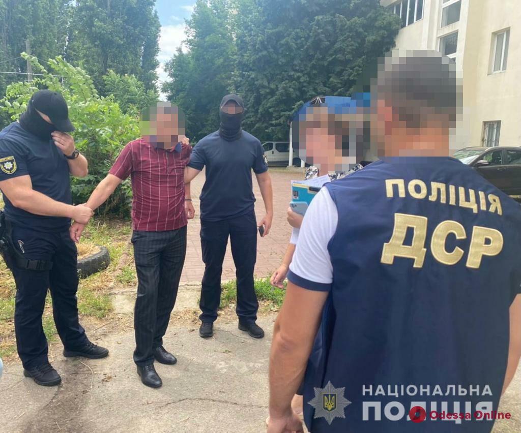 В Одессе на взятке поймали чиновника горсовета
